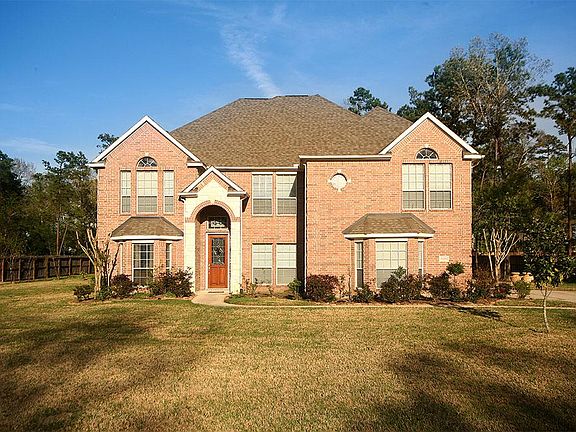 Welcome! This immaculately and well kept home is located minutes from the Exxon Campus as well as th