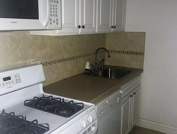 5th image of 70 Barker St APT 209