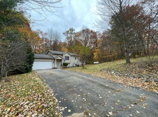 7463 E Oakridge Ct, Howard City, MI 49329
