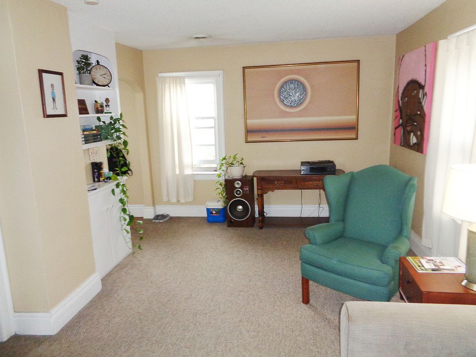 1st image of 13 Euclid Ave Floor 2