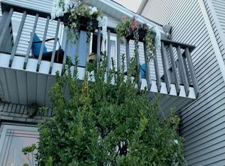 15 Sunset Ln, Staten Island, NY 10307