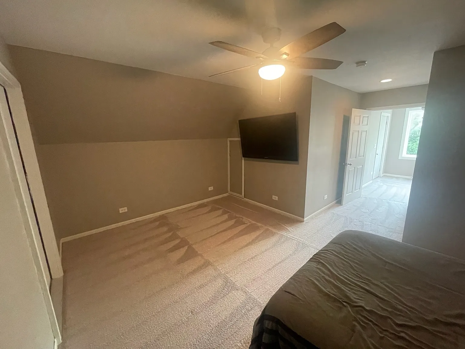 1 bed, $1,300 — Photo 4