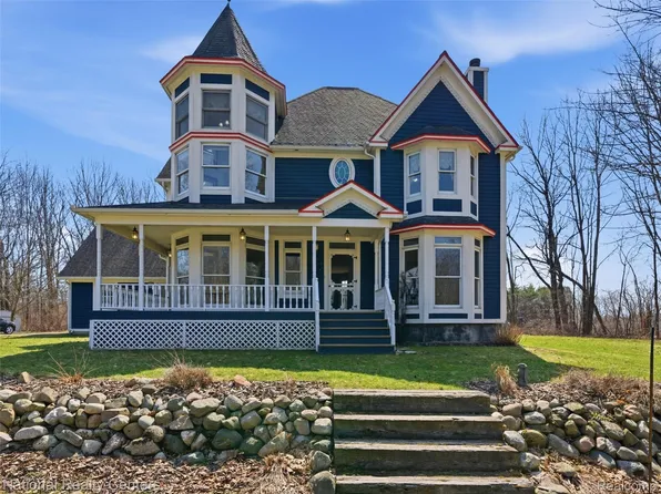 675 W Leonard Rd, Leonard, MI 48367