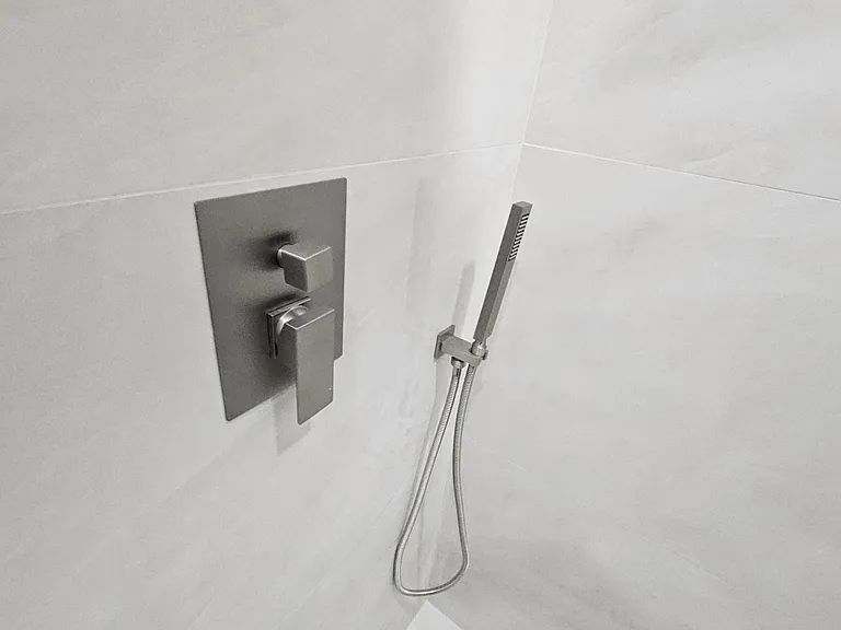 435 E 5th St #1 — Photo 5