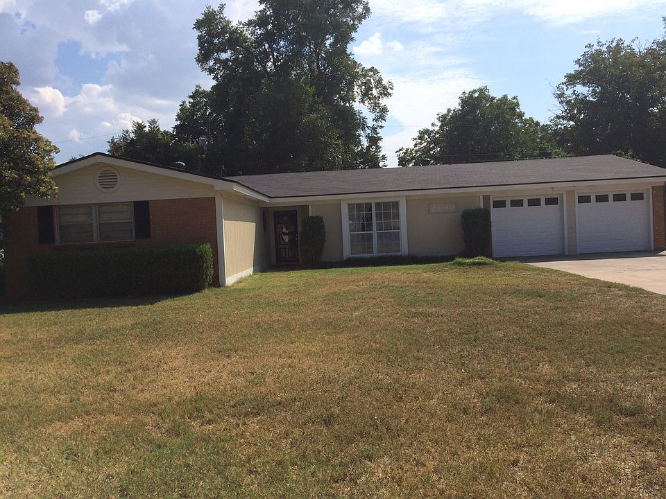 1st image of 2049 River Oaks Cir