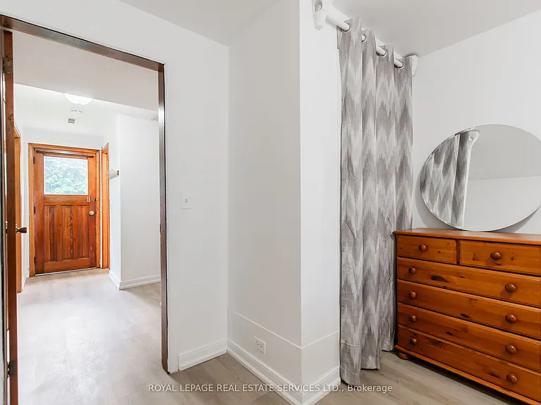 227 Lakeshore Rd W #2 — Photo 11