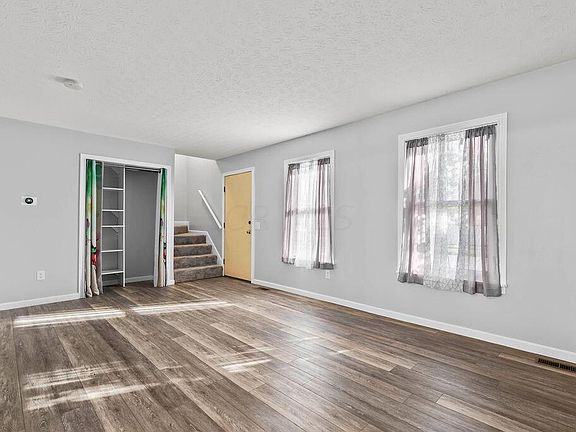 4th image of 680 Ravenna Cir