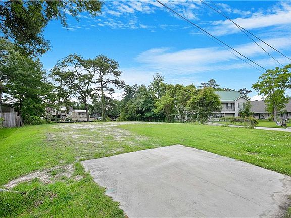 2nd image of 3074 S Palm Dr