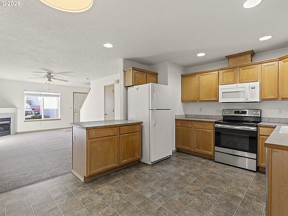 5th image of 4000 NE 109th Ave Unit Cc61