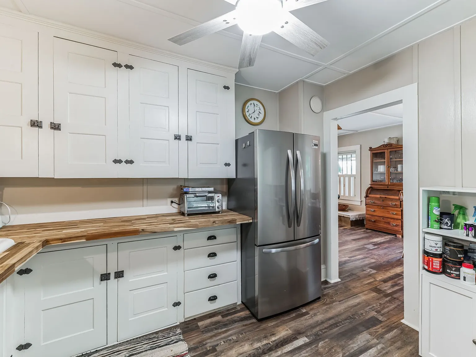 4 bed, 2400 sqft, $3,500 — Photo 3