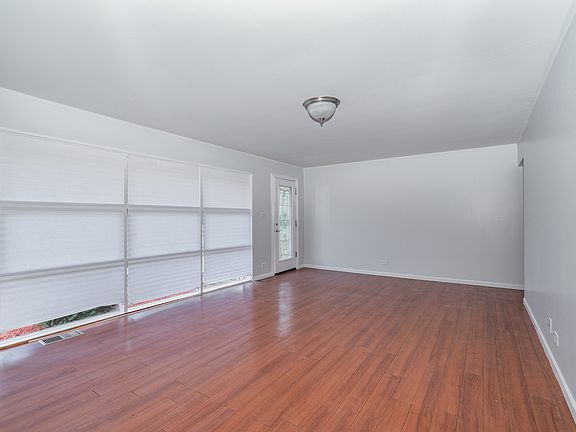 3rd image of 1100 Portsmouth Ave
