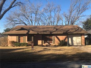 310 Rivercrest Dr, Gonzales, TX 78629