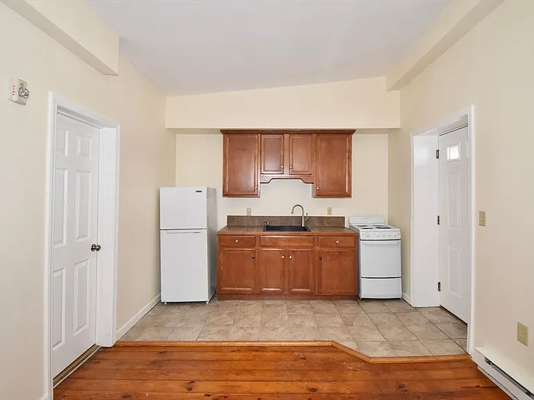181 Chestnut St #2 — Photo 4