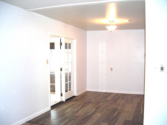 4th image of 1306 McFarlane Ln