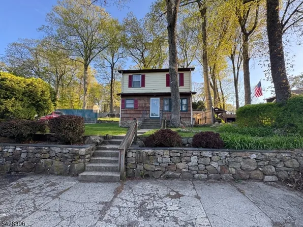 19 E Shore Rd, Jefferson Twp., NJ 07849