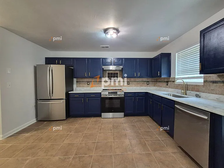 304 Klinetop Dr — Photo 2