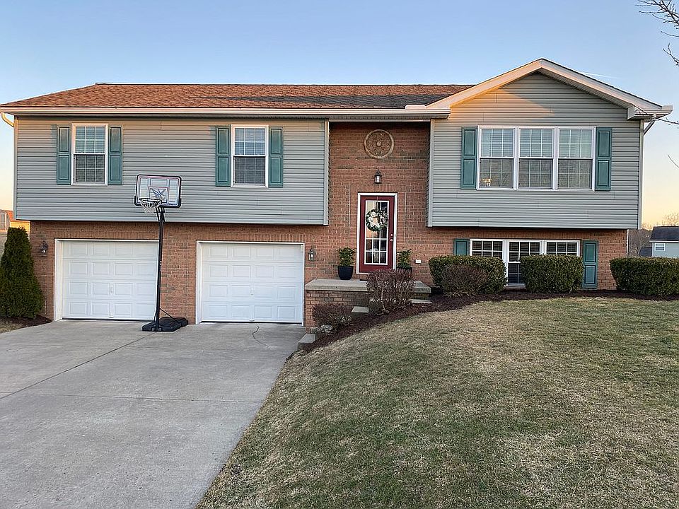 1st image of 46351 Country Lake Dr