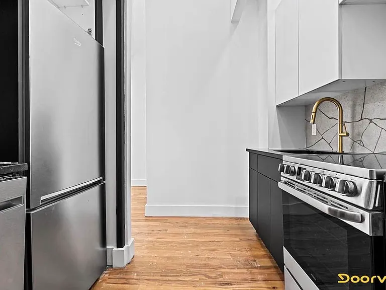 467 Grand St #3A — Photo 5