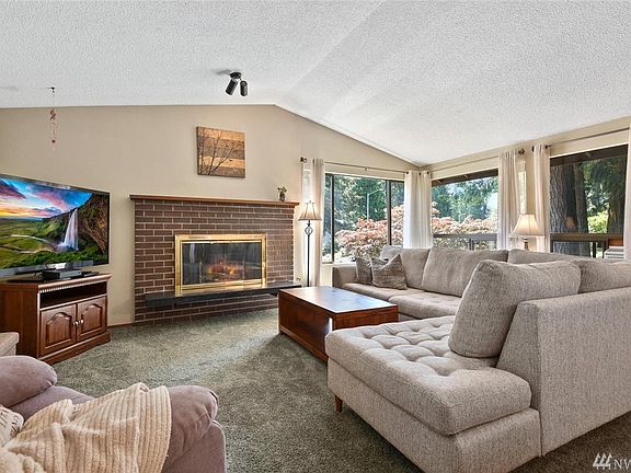 3rd image of 14230 Salal Dr