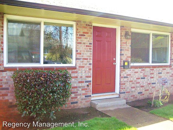 5th image of 470 SE 12th Ave APT 8