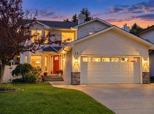 11 E Sienna Hills Pl SW, Calgary, AB T3H2W1