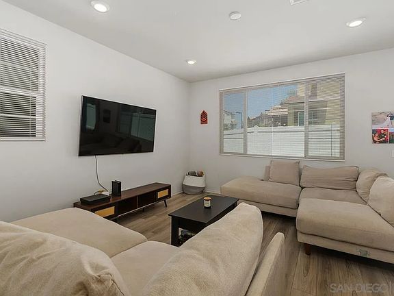 4th image of 40303 Birchfield Dr