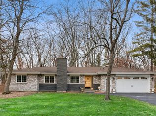 1530 Indian Trail Dr, Riverwoods, IL