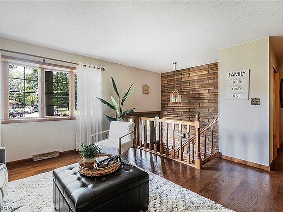 5th image of 3411 Warwick Ct
