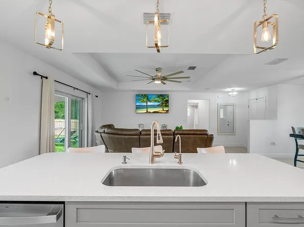 8156 103rd Avenue, Vero Beach, FL 32967