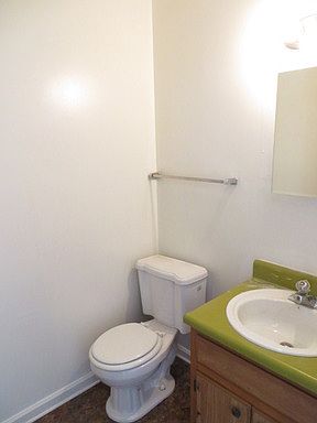 3rd image of 965 Taylorsview Dr