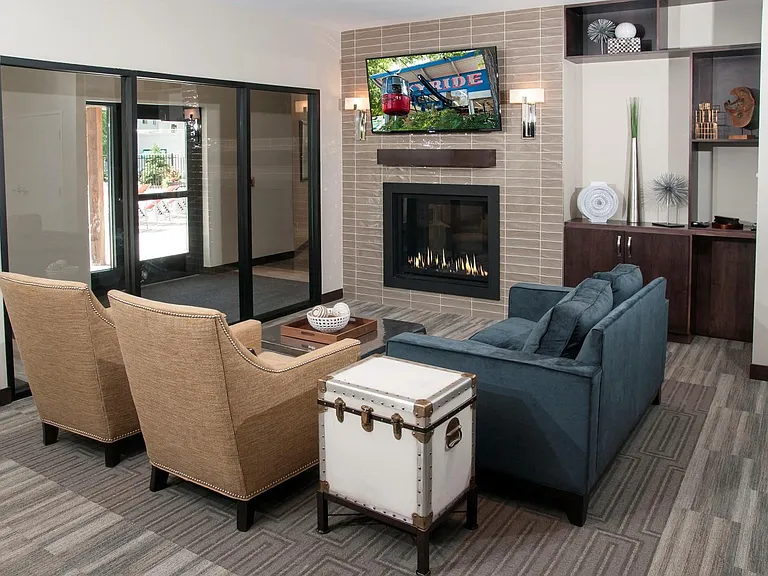 Hamline Pointe Apartments — Photo 11