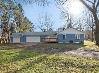 215 N Park Dr, Grant, MI 49327