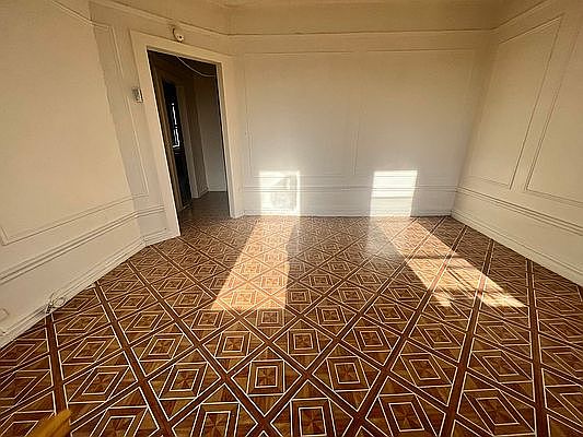 1st image of 651 W 207th St #5D
