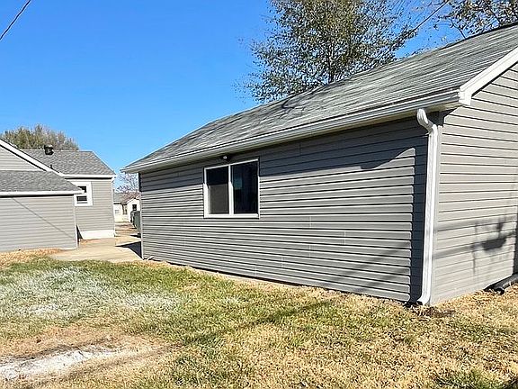 4th image of 908 E Penning Ave