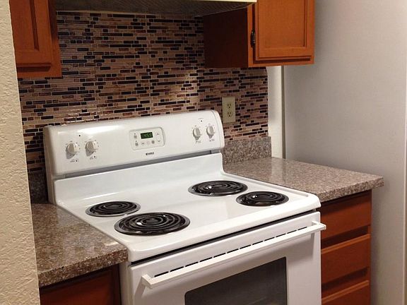 3rd image of 3925 S 302nd St