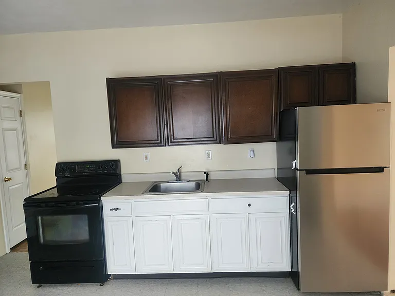 25 Warren St #1 — Photo 3