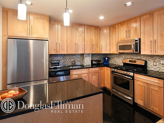 2nd image of 250 W 27th St APT 3C