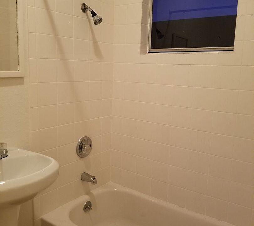 2nd image of 1068 Howard St #15