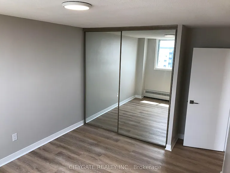 1100 Caven St #Penthouse 10 — Photo 11