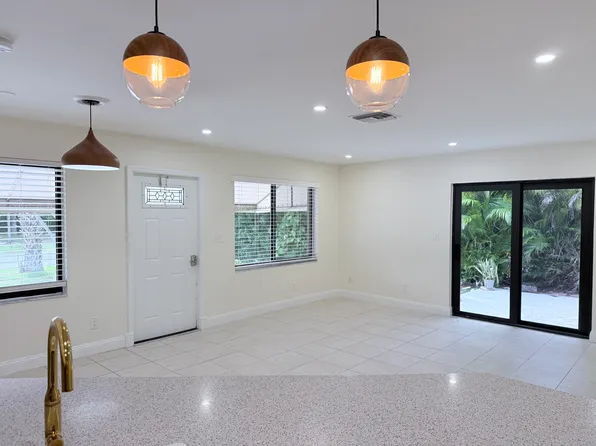 825 Dogwood Dr #C, Delray Beach, FL 33483