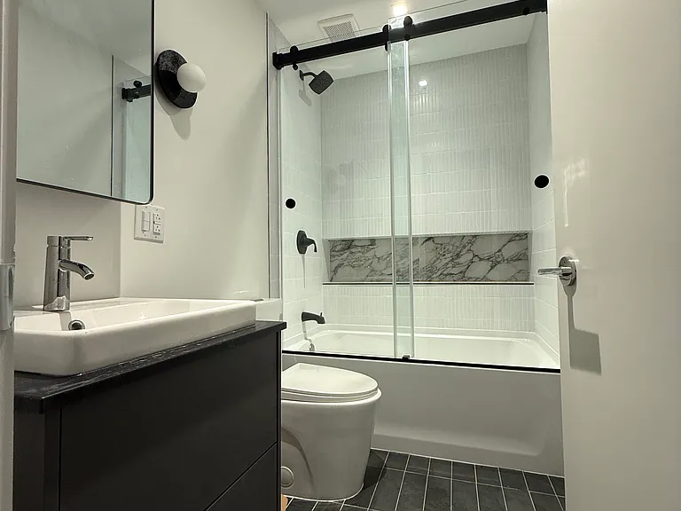 1354 Union St #1 — Photo 9