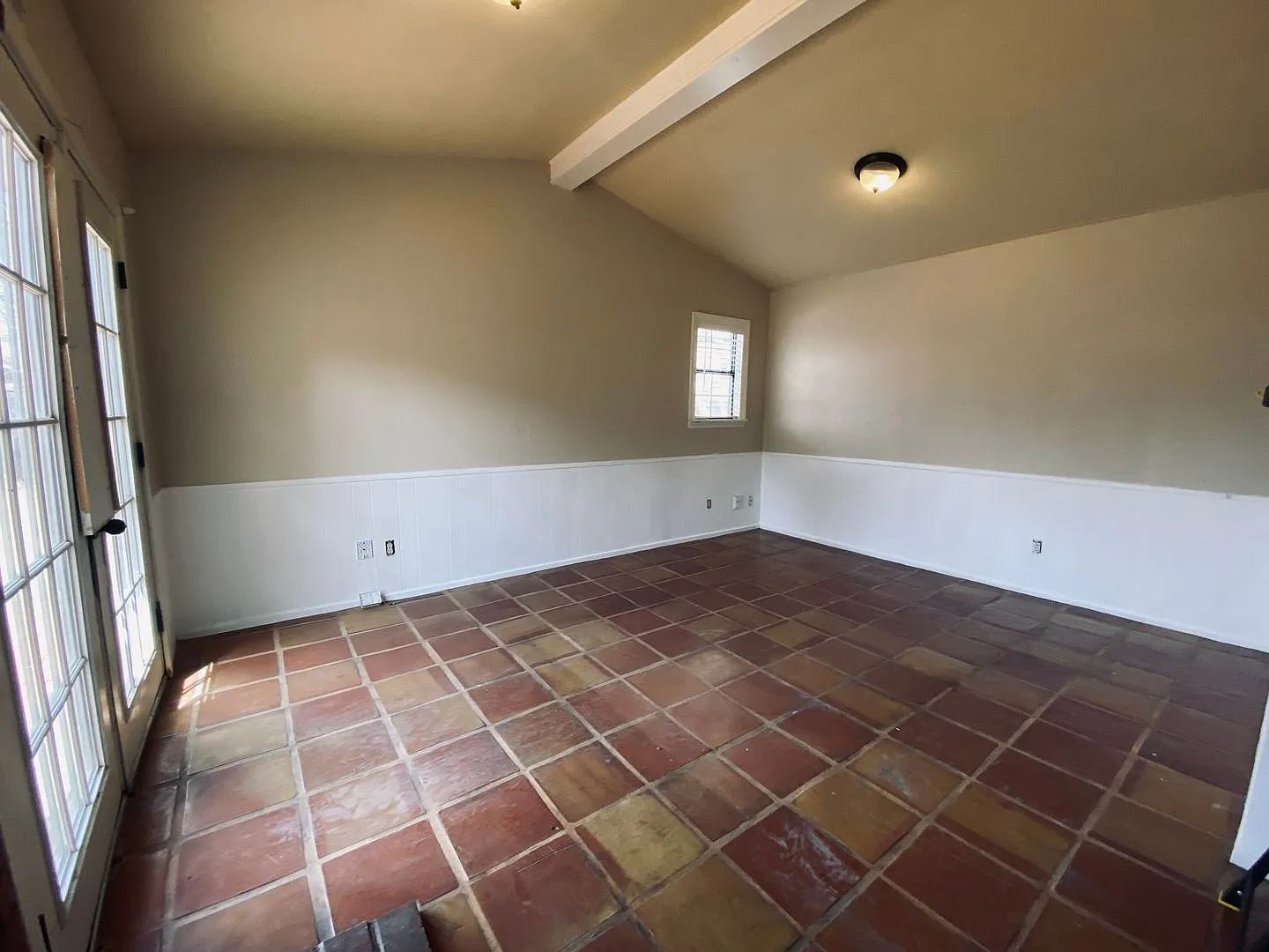 3 Bedroom Home in Great Location — Photo 3
