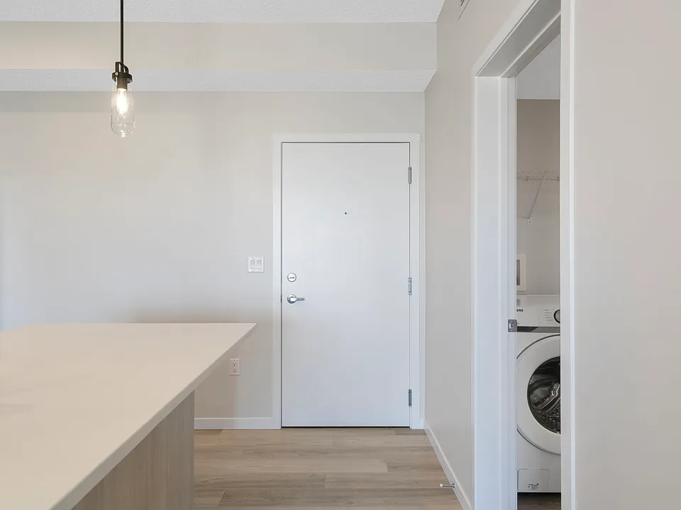 4-web-or-mls-carrington-plaza-nw_12232024