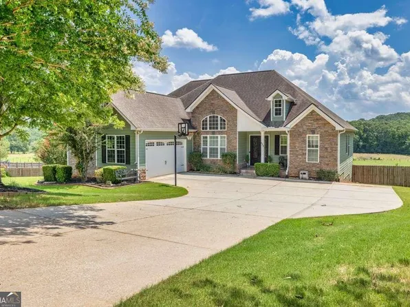 522 Durham Dr, Hoschton, GA 30548