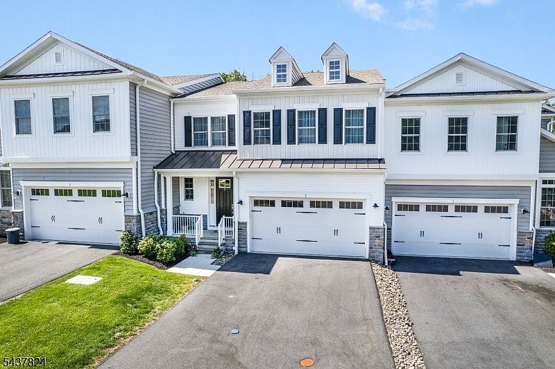 1st image of 3 Hillandale Dr