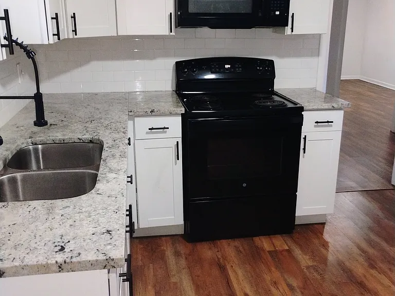 3320 Clifton Ave #A — Photo 3