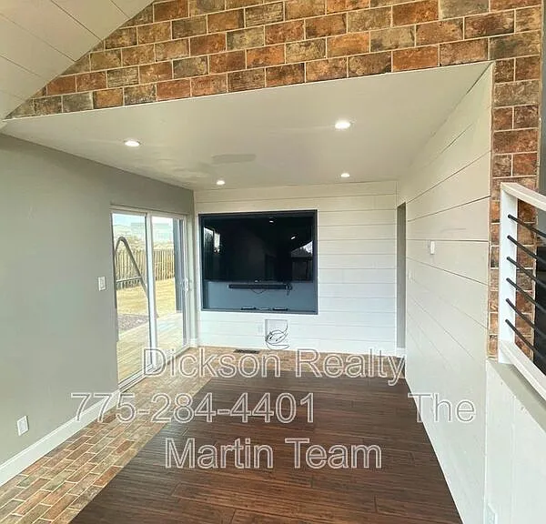2205 Stowe Dr — Photo 3