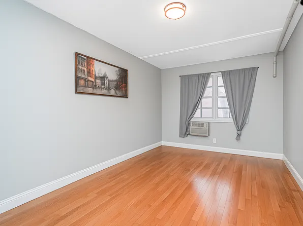 1740 East 13th Street image 7 of 24