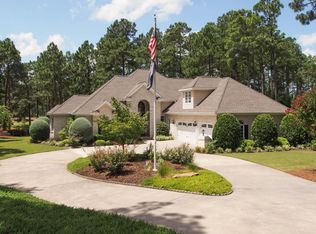 32 McMichael Dr, Pinehurst, NC 28374