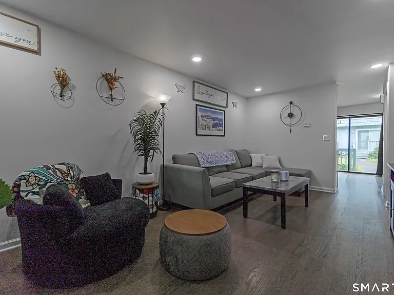 654 Longbrook Ave #654 — Photo 2